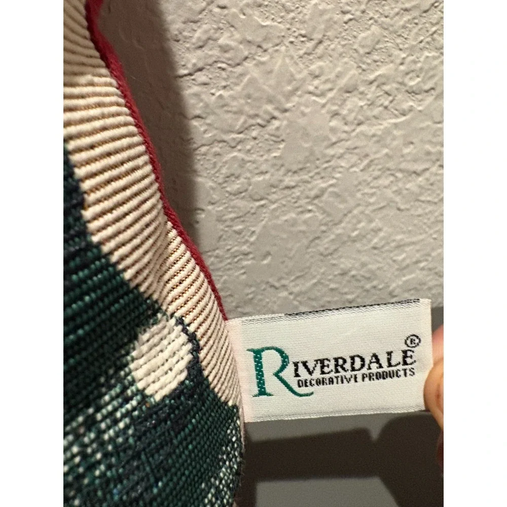 Vintage Riverdale Santa Christmas Tapestry Pillow Holiday‎ Decor